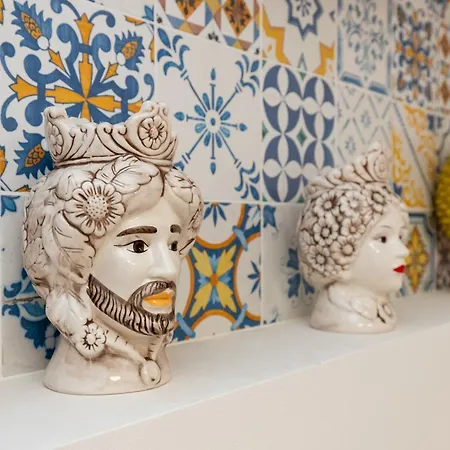 Sicilian House شقة